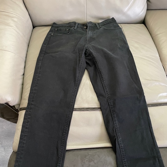 2 black levis jeans - Picture 8 of 8